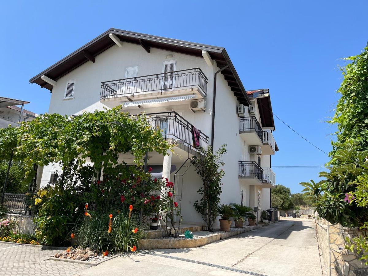 Apartments Logos Trogir Eksteriør bilde