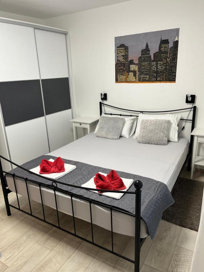 Apartments Logos Trogir Eksteriør bilde