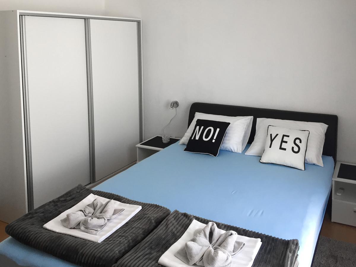 Apartments Logos Trogir Eksteriør bilde