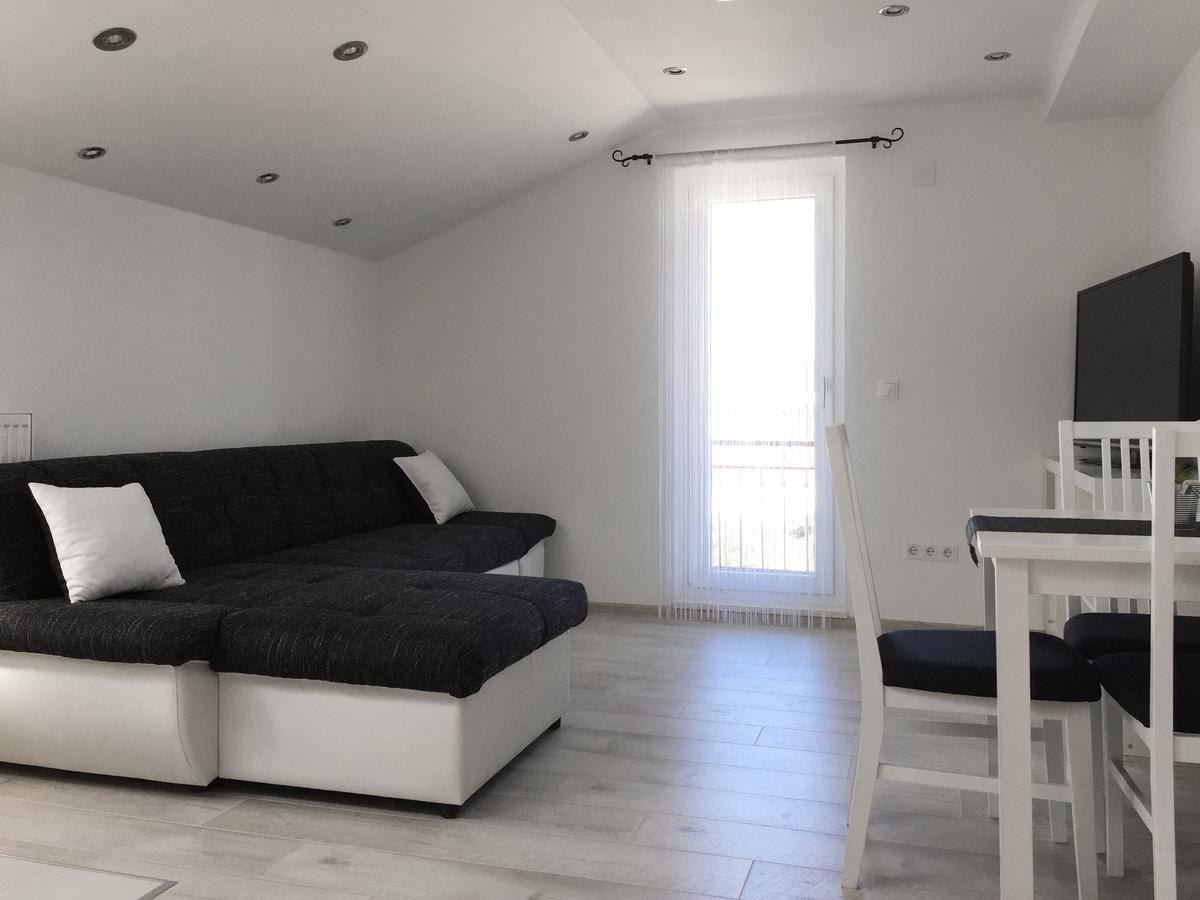 Apartments Logos Trogir Eksteriør bilde